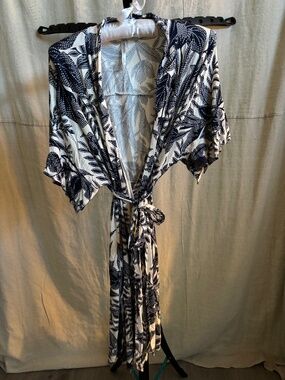 Soma Cool Nights Wrap Style Robe- Navy & Cream- Size S/M